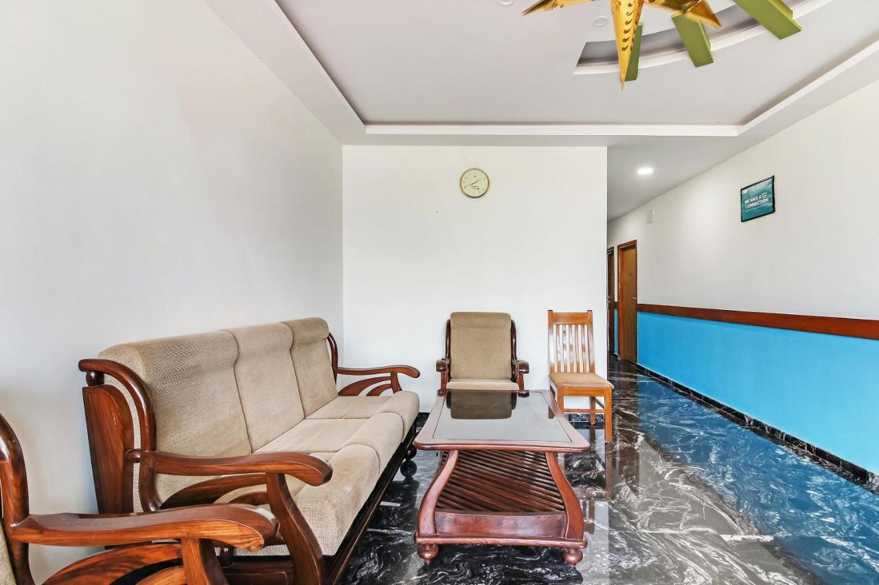 Hôtel Oyo 28303 Yesh Comforts à Madikeri Extérieur photo