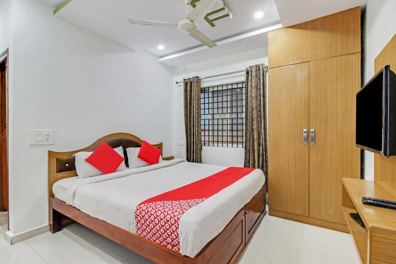 Hôtel Oyo 28303 Yesh Comforts à Madikeri Extérieur photo