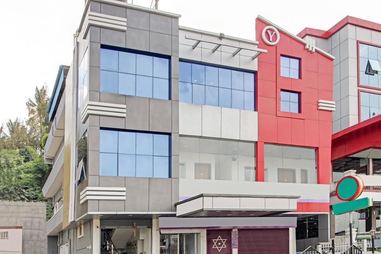 Hôtel Oyo 28303 Yesh Comforts à Madikeri Extérieur photo